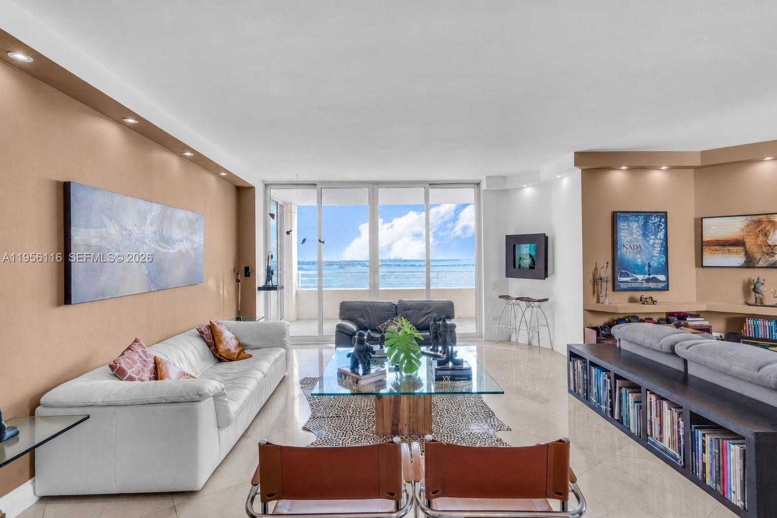 808 Brickell Key Dr #1808, Miami FL 33131