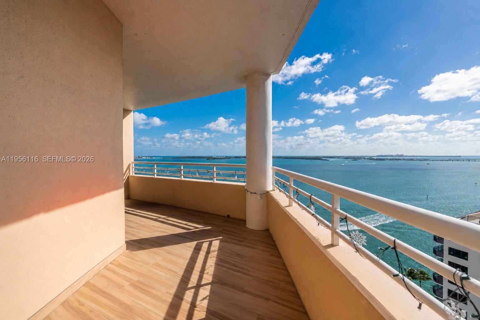 808 Brickell Key Dr #1808, Miami FL 33131