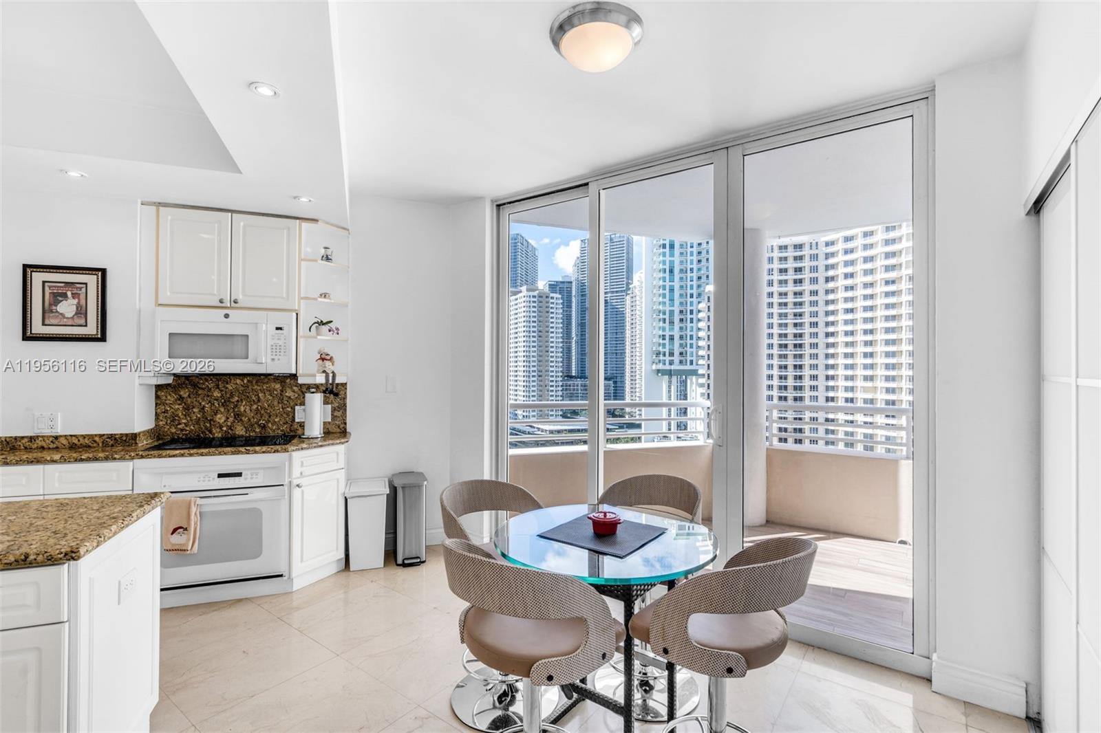 808 Brickell Key Dr #1808, Miami FL 33131