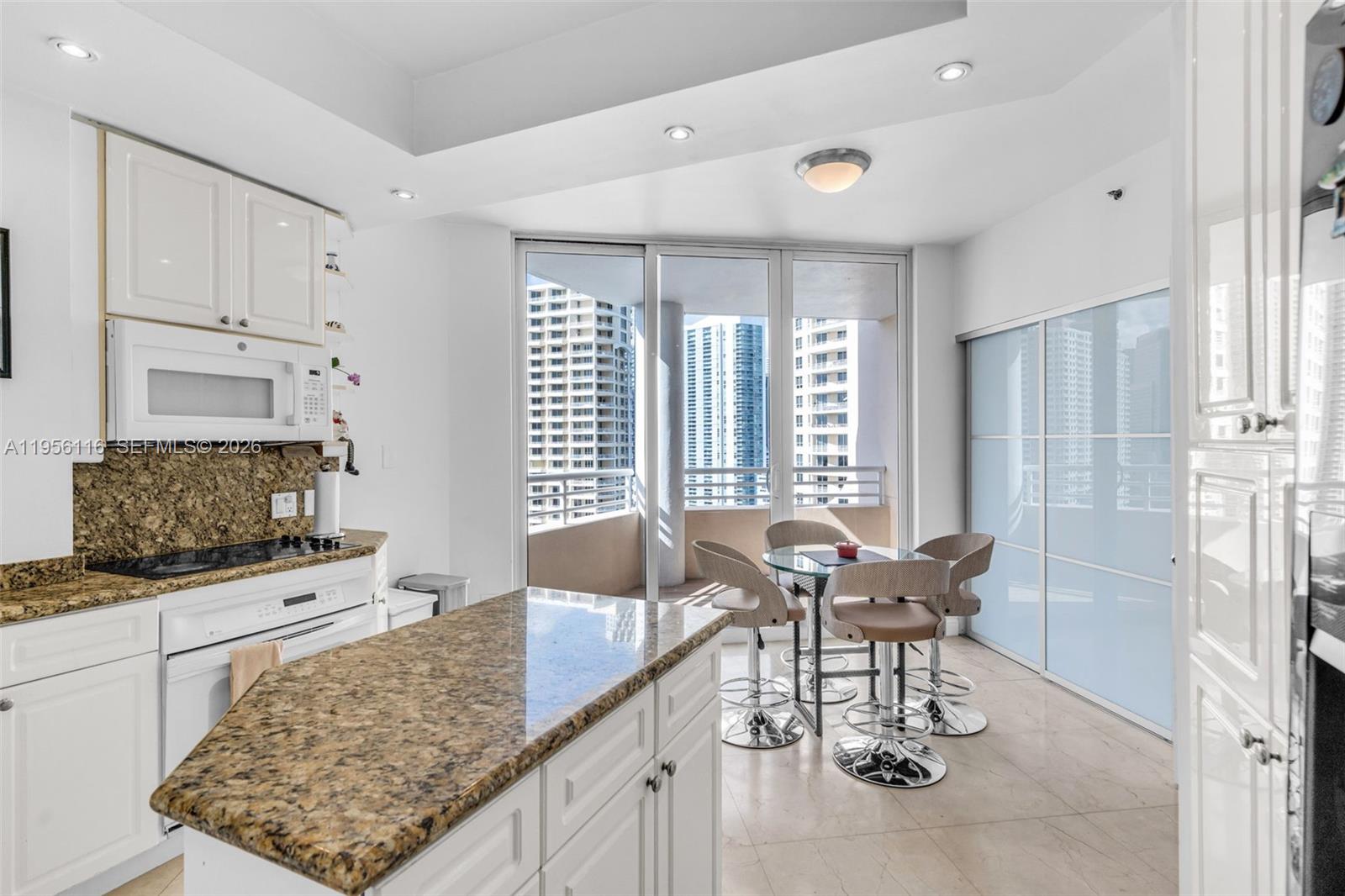 808 Brickell Key Dr #1808, Miami FL 33131