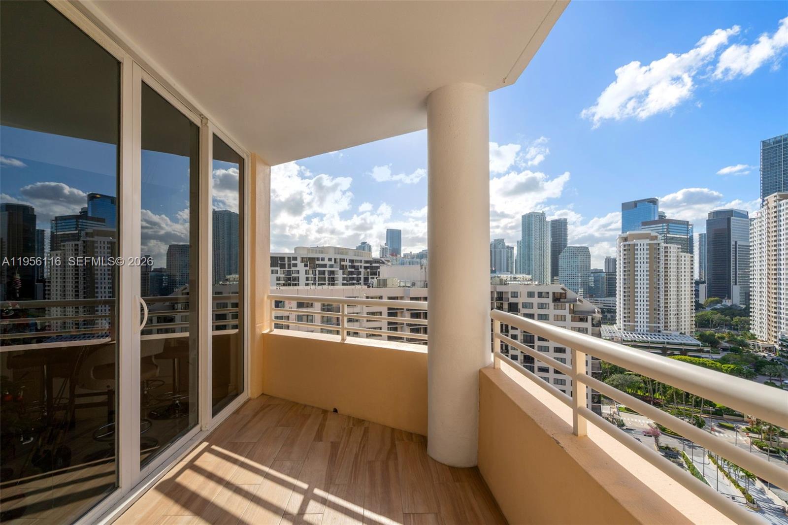808 Brickell Key Dr #1808, Miami FL 33131
