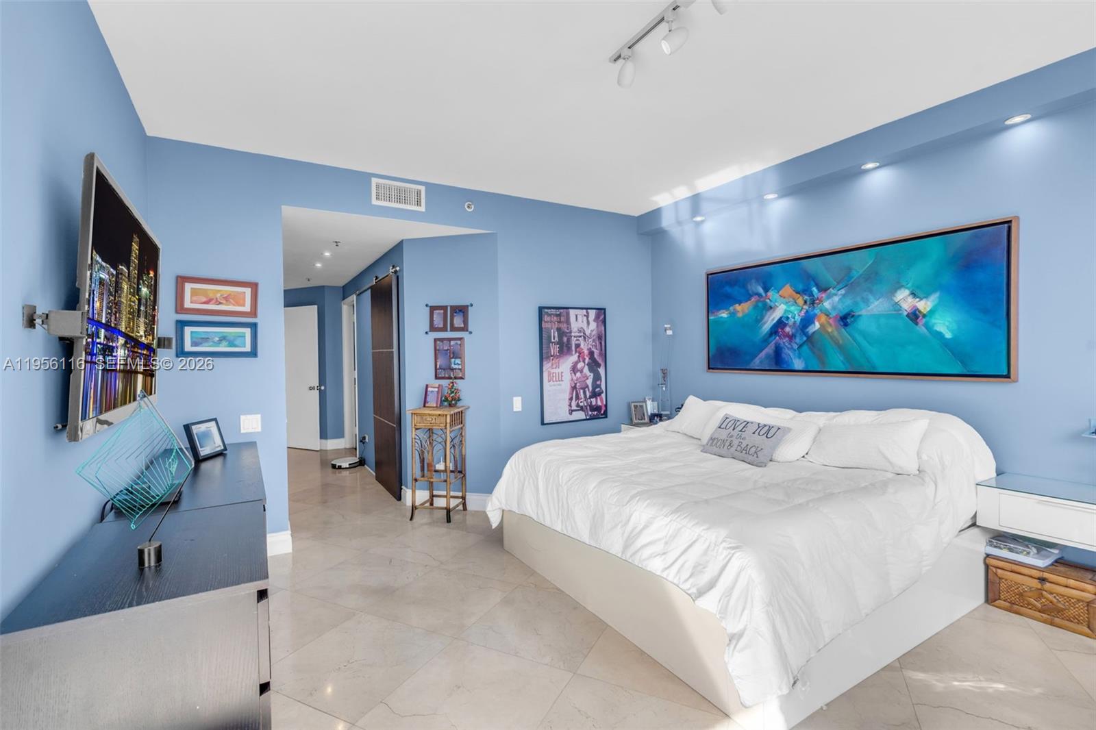 808 Brickell Key Dr #1808, Miami FL 33131