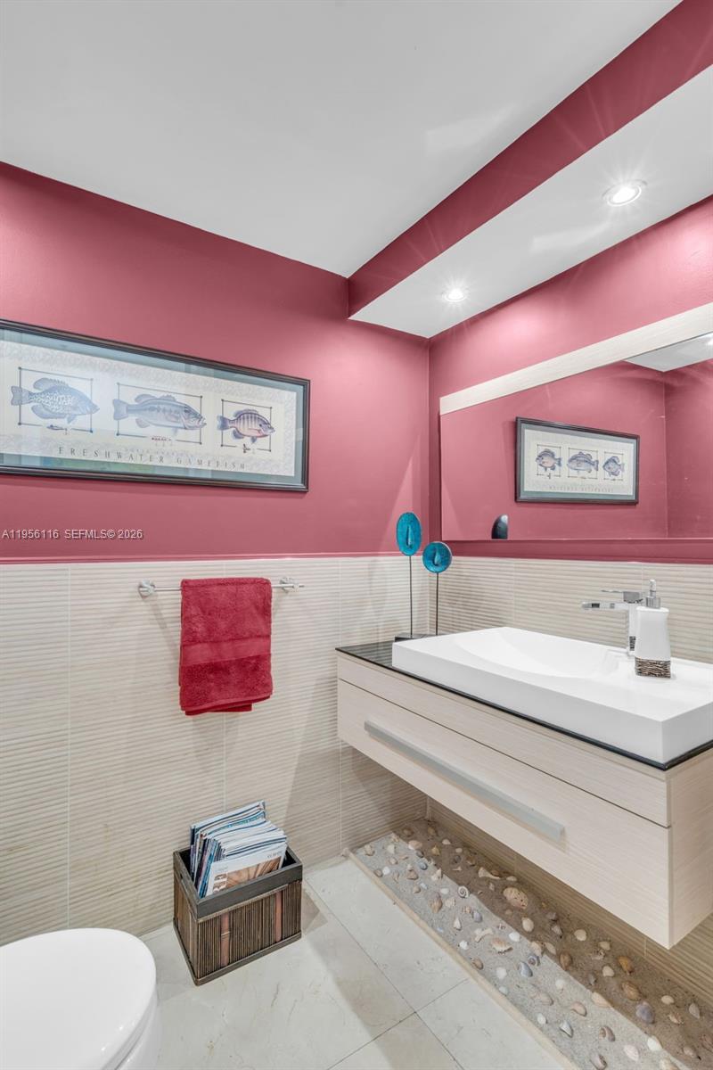 808 Brickell Key Dr #1808, Miami FL 33131