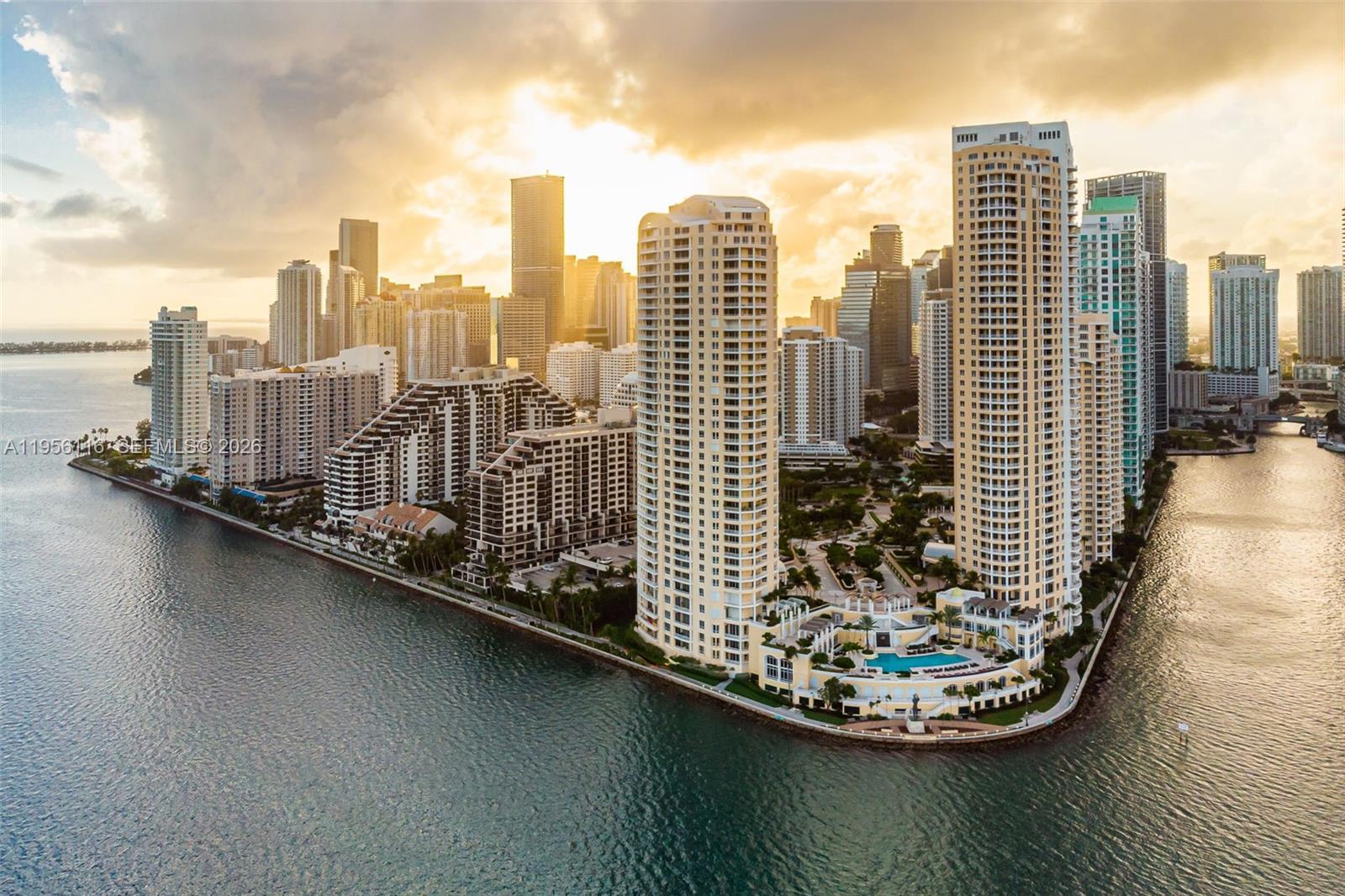 808 Brickell Key Dr #1808, Miami FL 33131