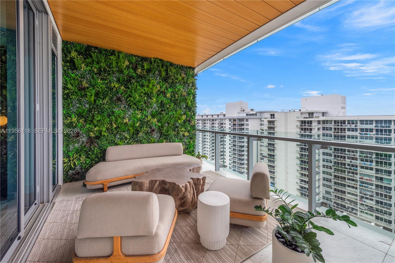 5775 Collins Ave #1405, Miami Beach FL 33140