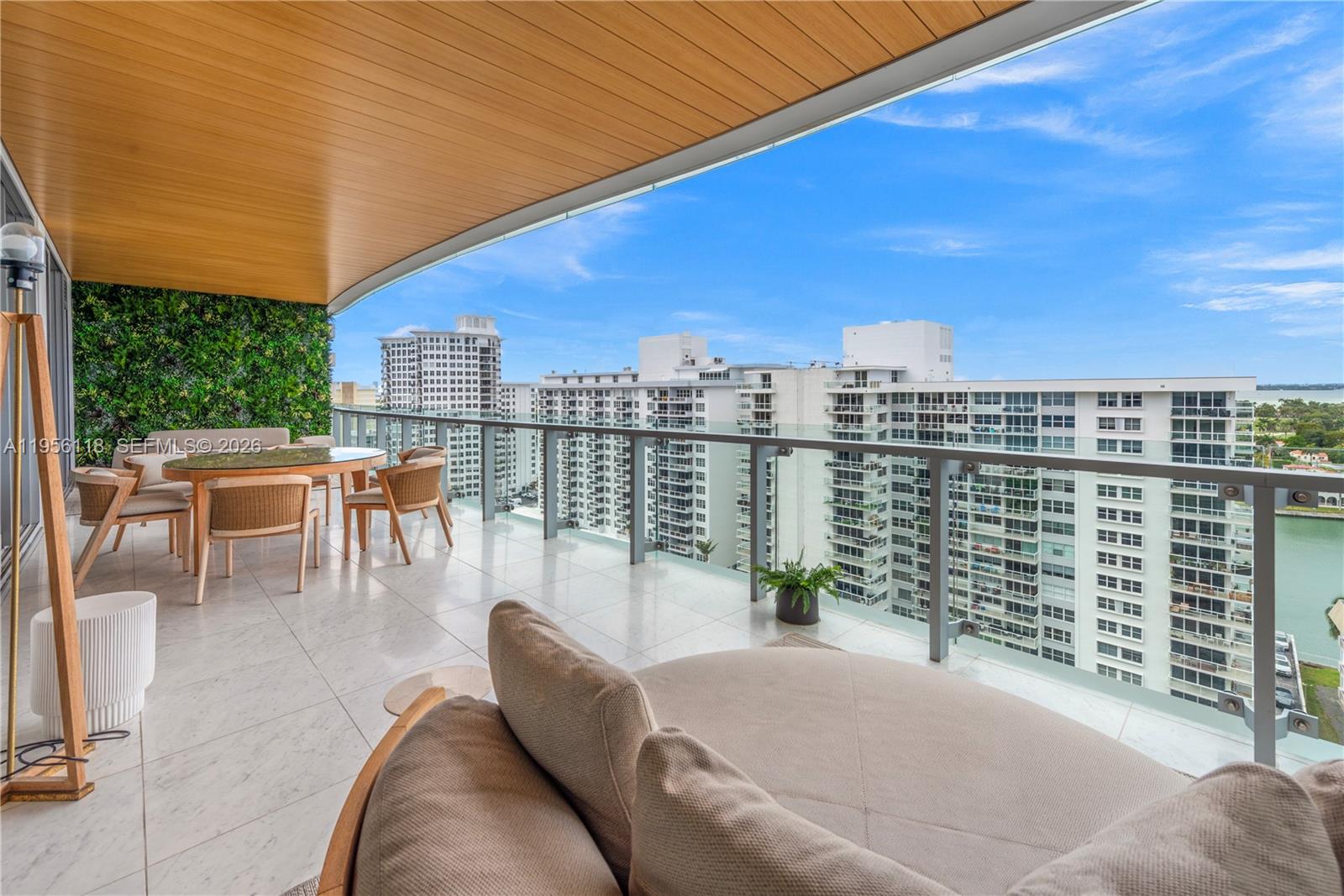 5775 Collins Ave #1405, Miami Beach FL 33140
