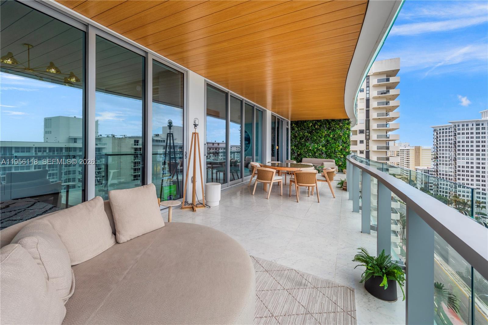 5775 Collins Ave #1405, Miami Beach FL 33140