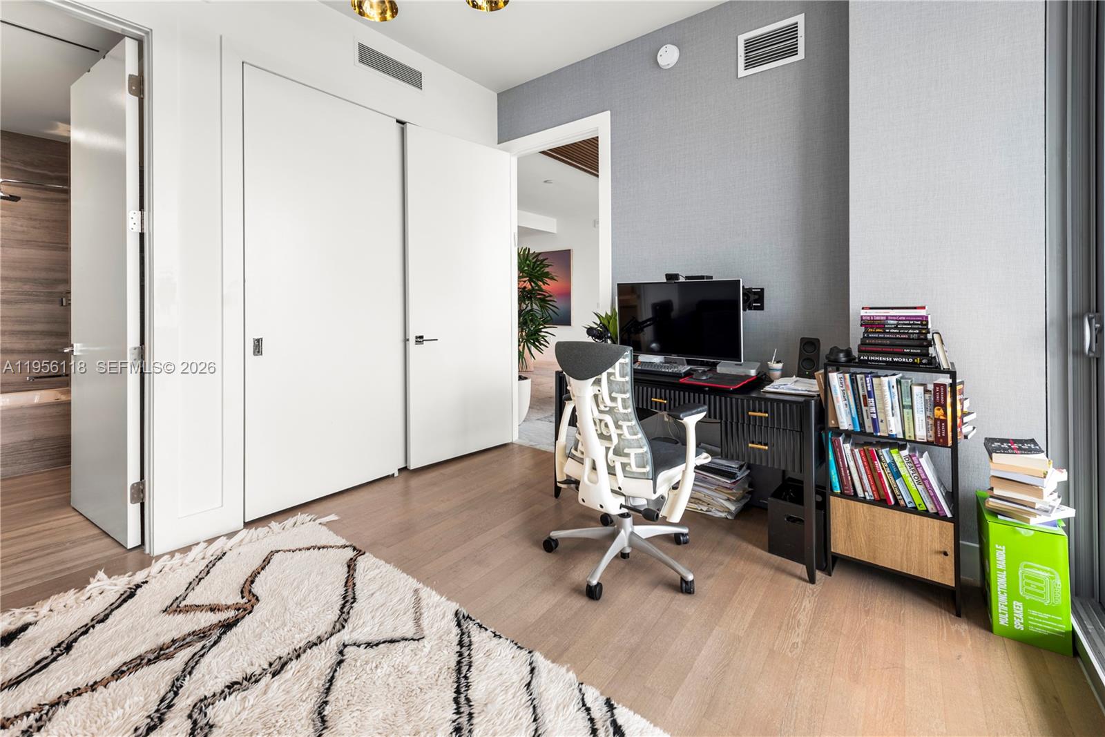 5775 Collins Ave #1405, Miami Beach FL 33140
