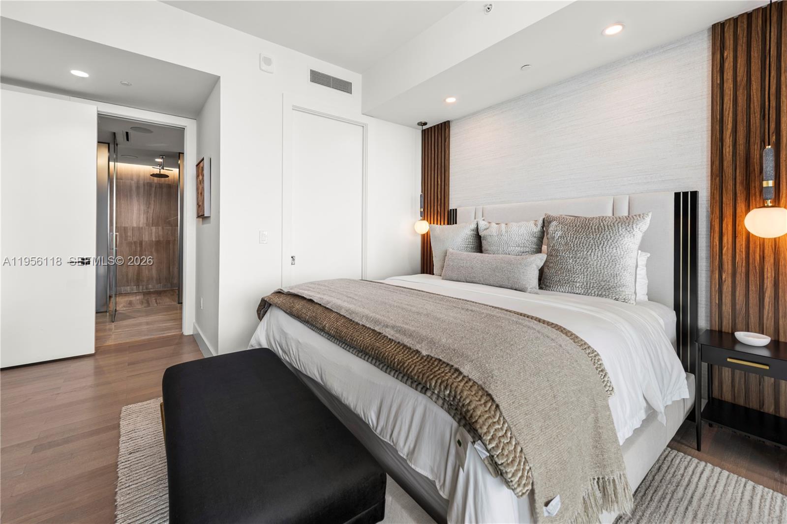 5775 Collins Ave #1405, Miami Beach FL 33140