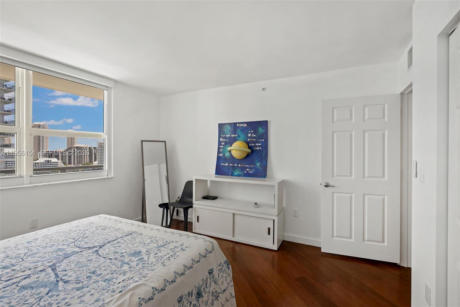1155 Brickell Bay Dr #1806, Miami FL 33131