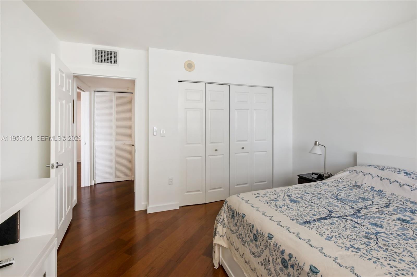1155 Brickell Bay Dr #1806, Miami FL 33131