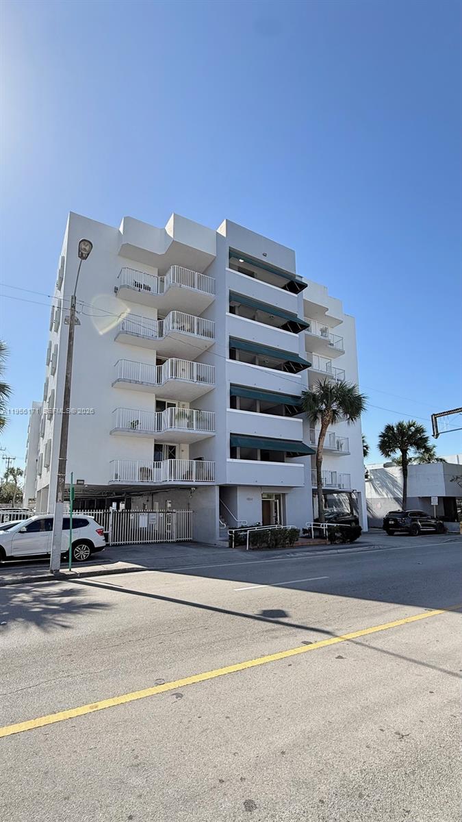 4854 NW 7th St #508, Miami FL 33126