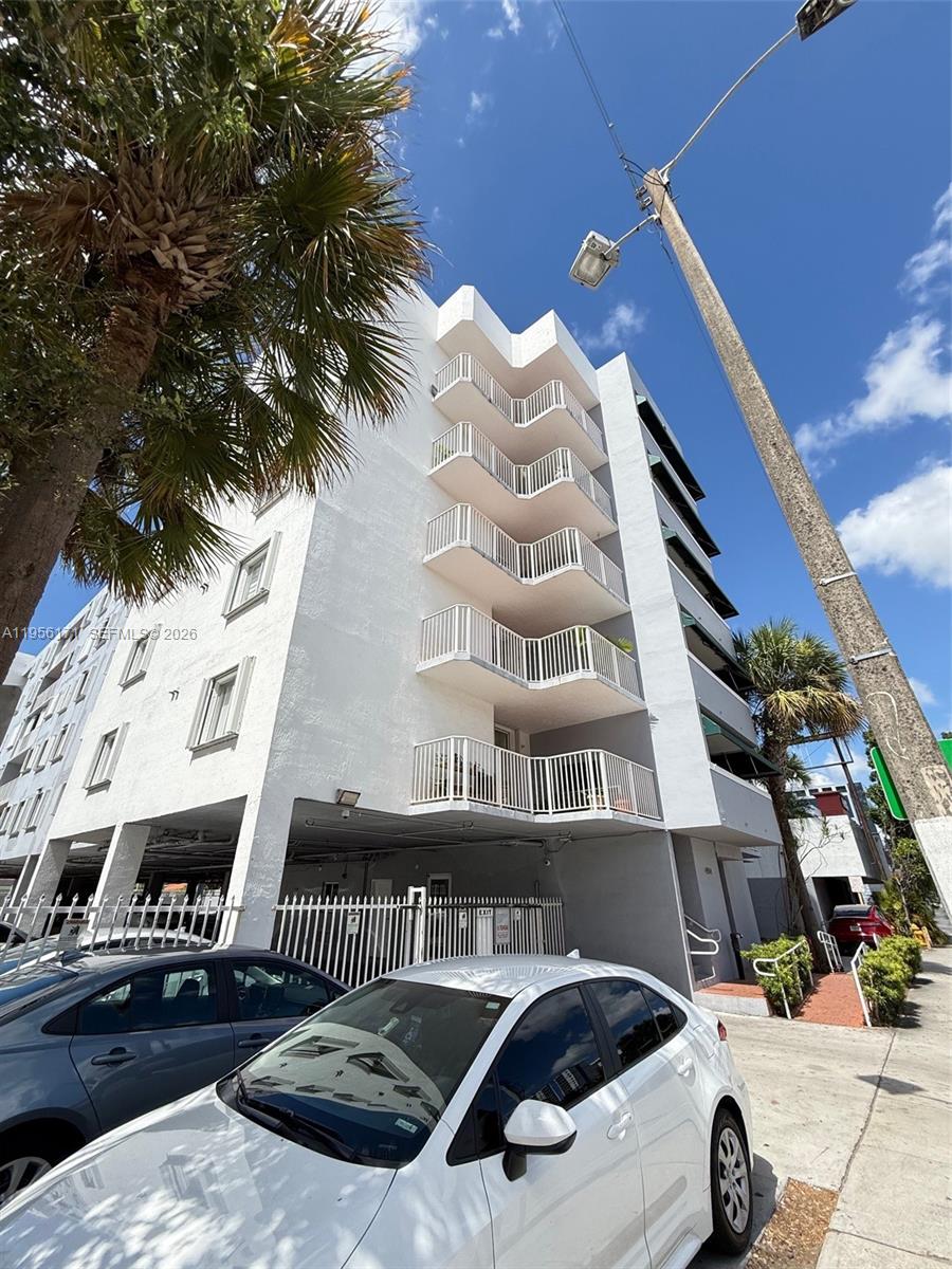 4854 NW 7th St #508, Miami FL 33126