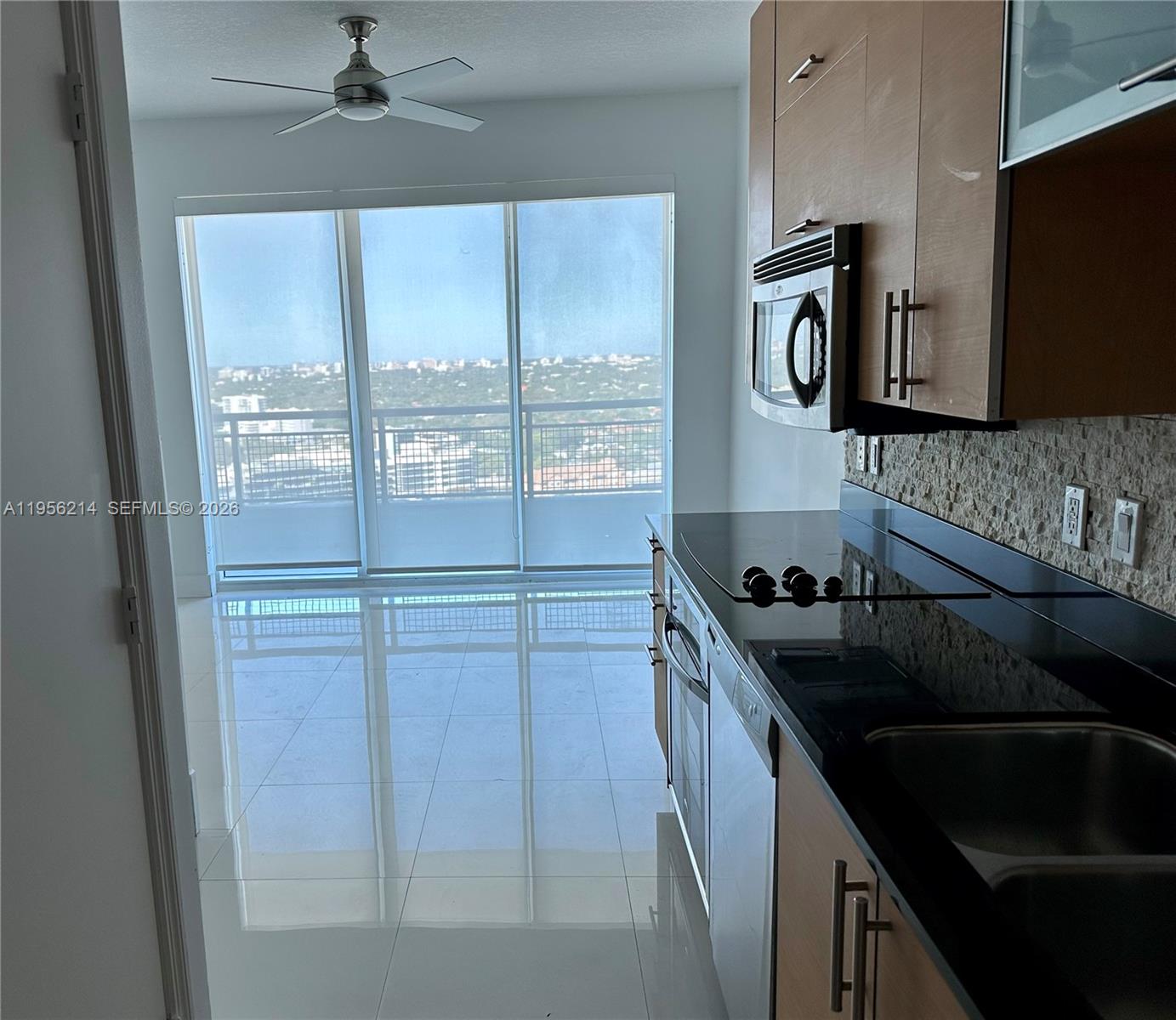 60 SW 13th St #2213, Miami FL 33130