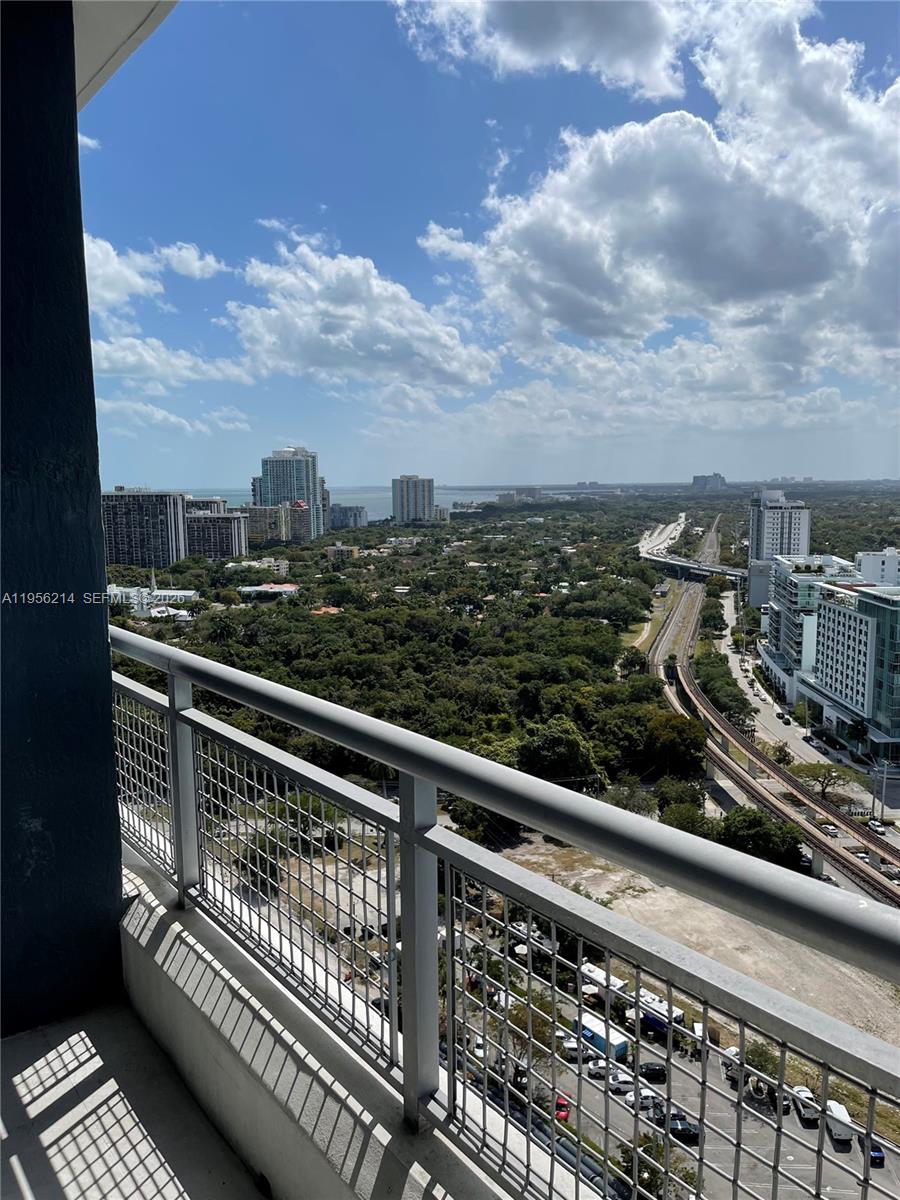 60 SW 13th St #2213, Miami FL 33130