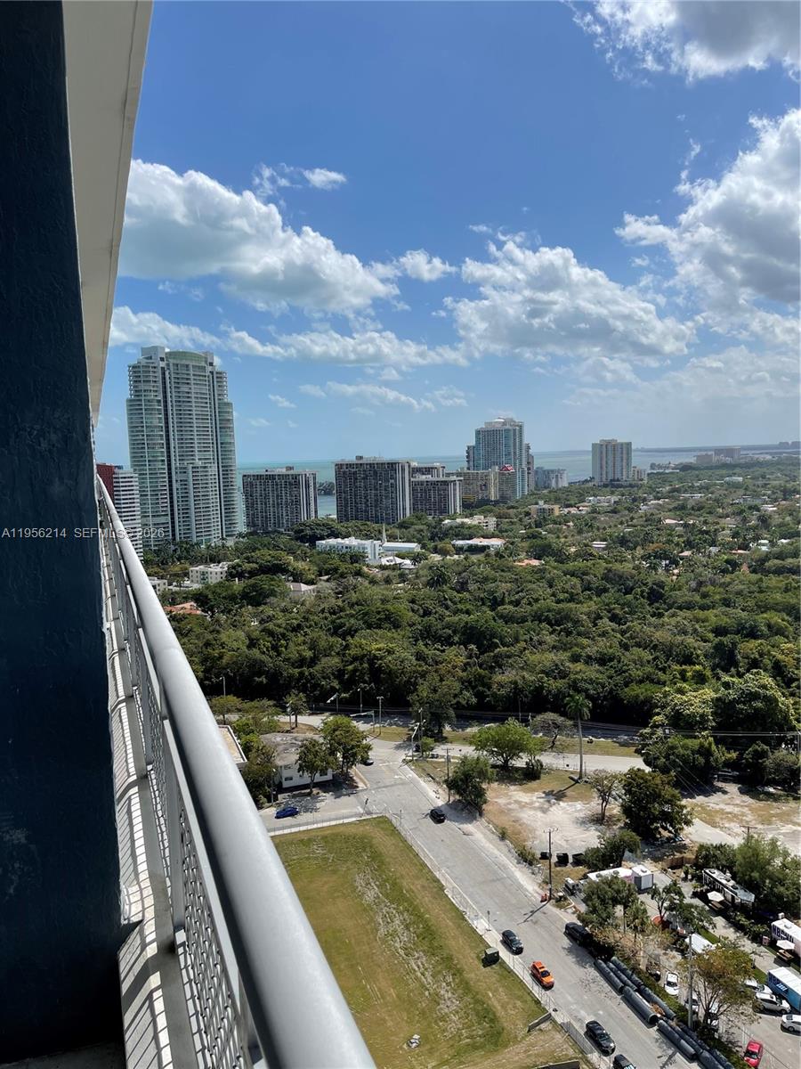 60 SW 13th St #2213, Miami FL 33130