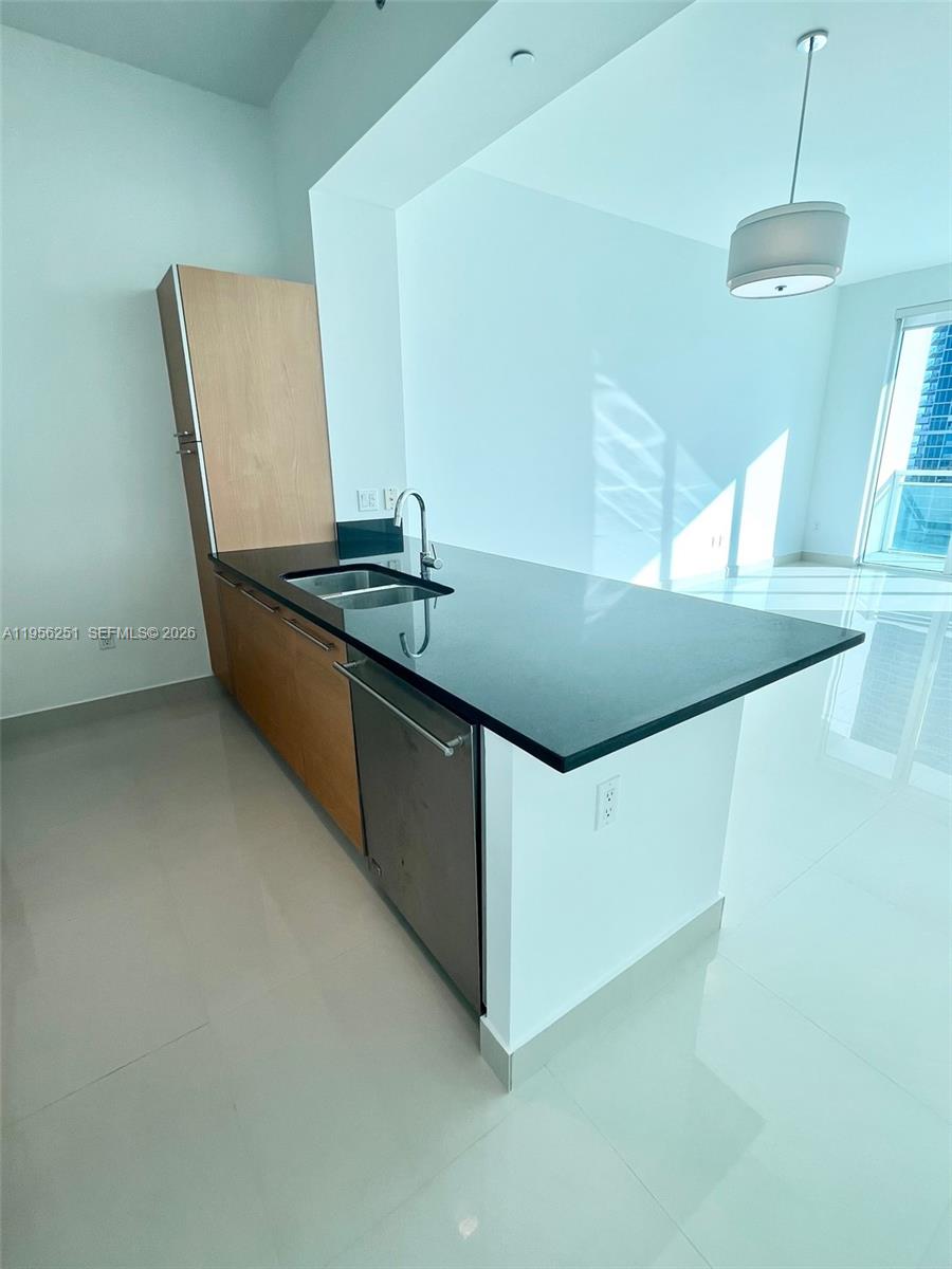 950 Brickell Bay Dr #4603, Miami FL 33131