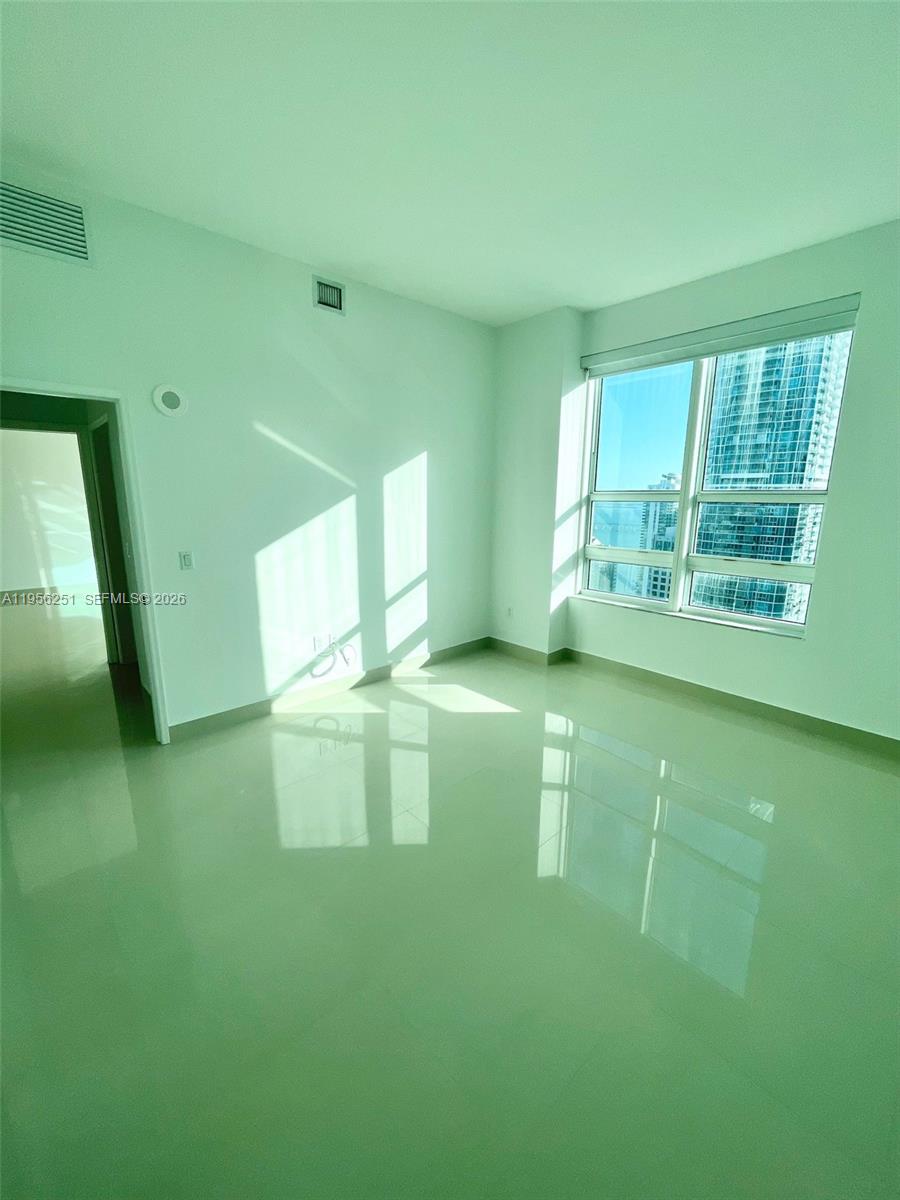 950 Brickell Bay Dr #4603, Miami FL 33131