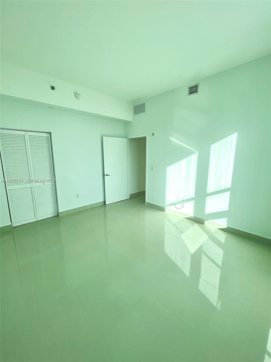 950 Brickell Bay Dr #4603, Miami FL 33131