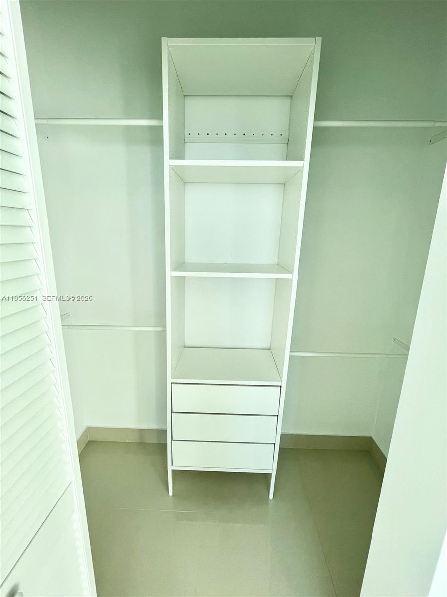950 Brickell Bay Dr #4603, Miami FL 33131