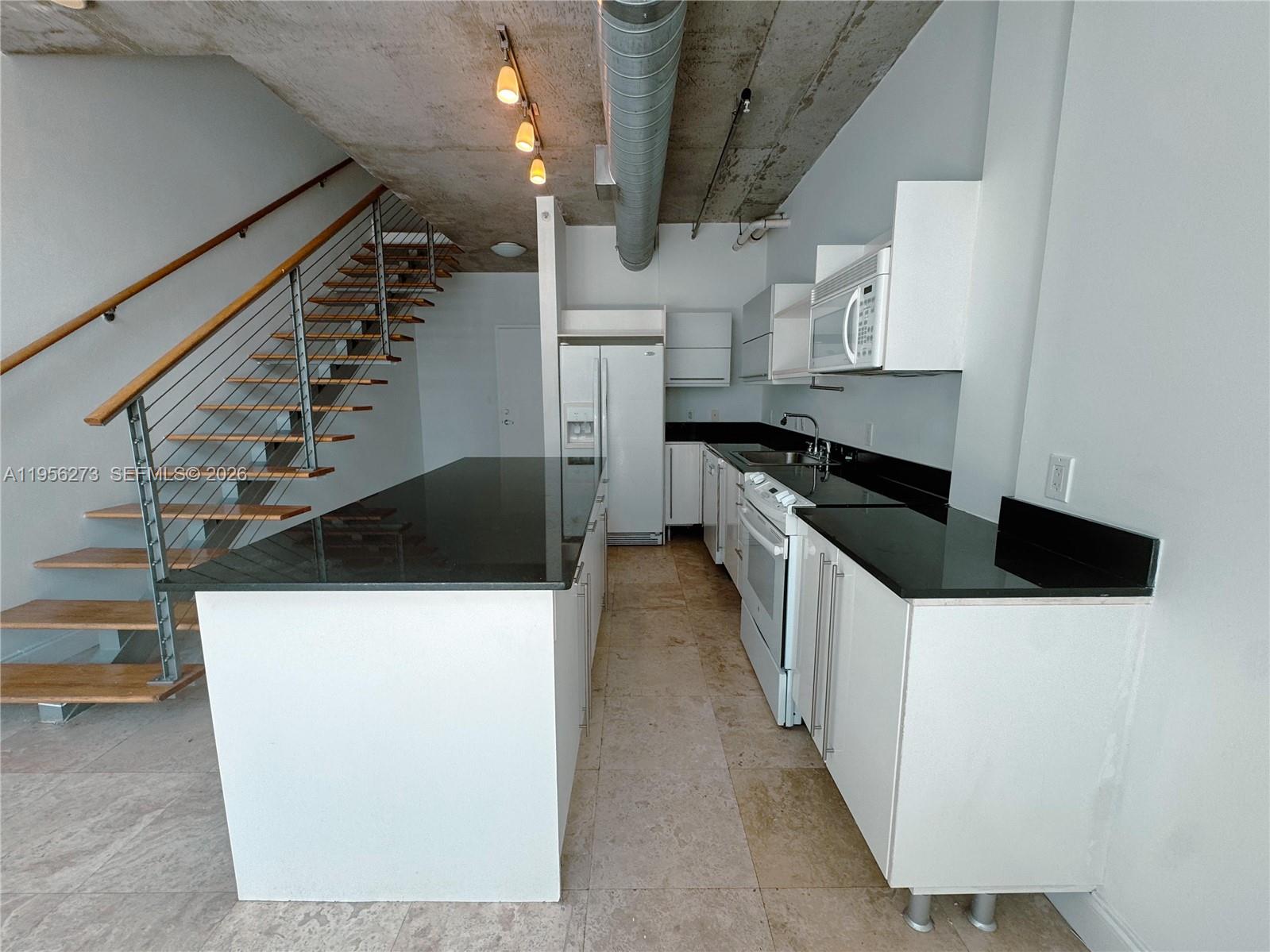 690 SW 1st Ct #2122, Miami FL 33130