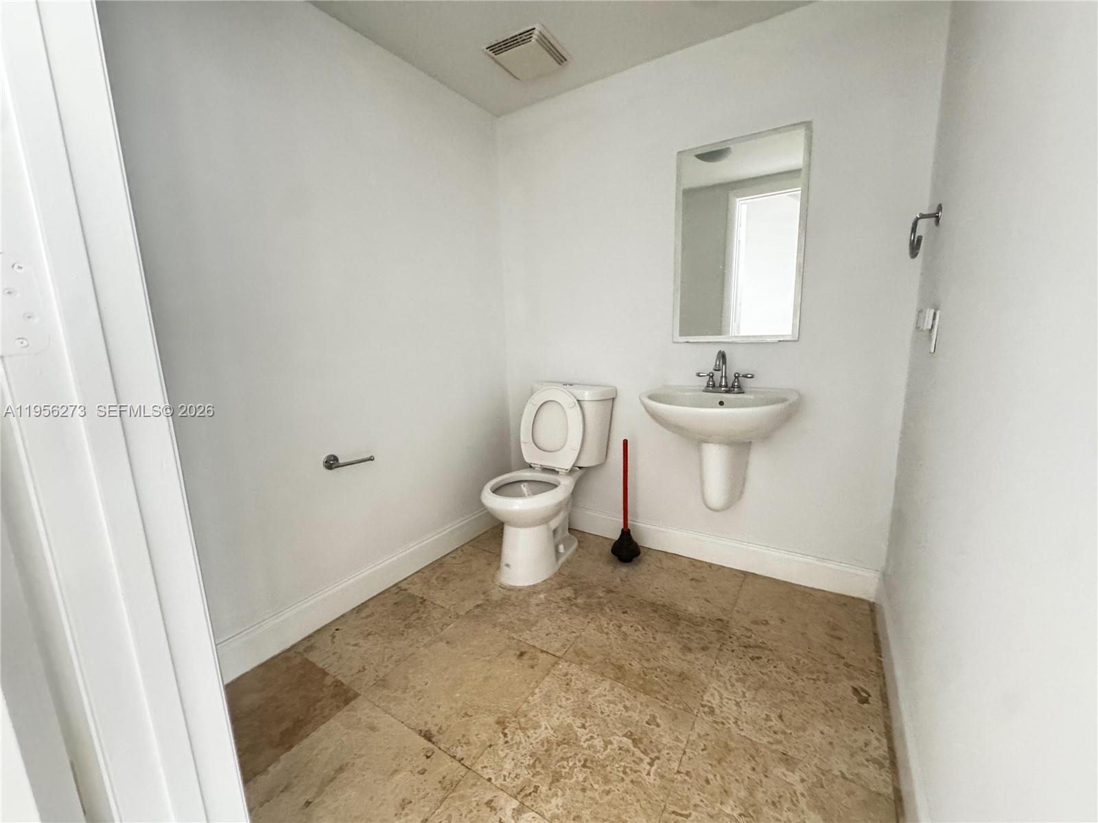 690 SW 1st Ct #2122, Miami FL 33130