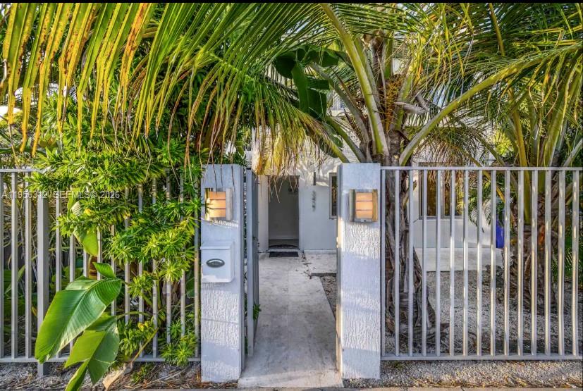 3427 Frow Ave, Miami FL 33133