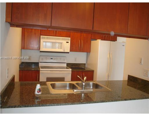 1200 Brickell Bay Dr #1612, Miami FL 33131