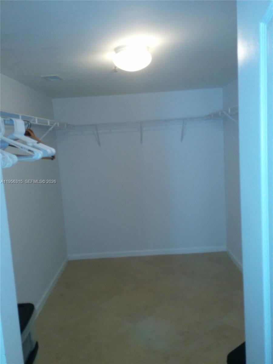 1200 Brickell Bay Dr #1612, Miami FL 33131