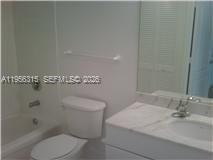 1200 Brickell Bay Dr #1612, Miami FL 33131