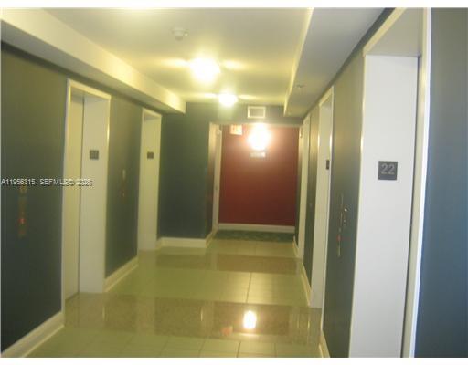 1200 Brickell Bay Dr #1612, Miami FL 33131