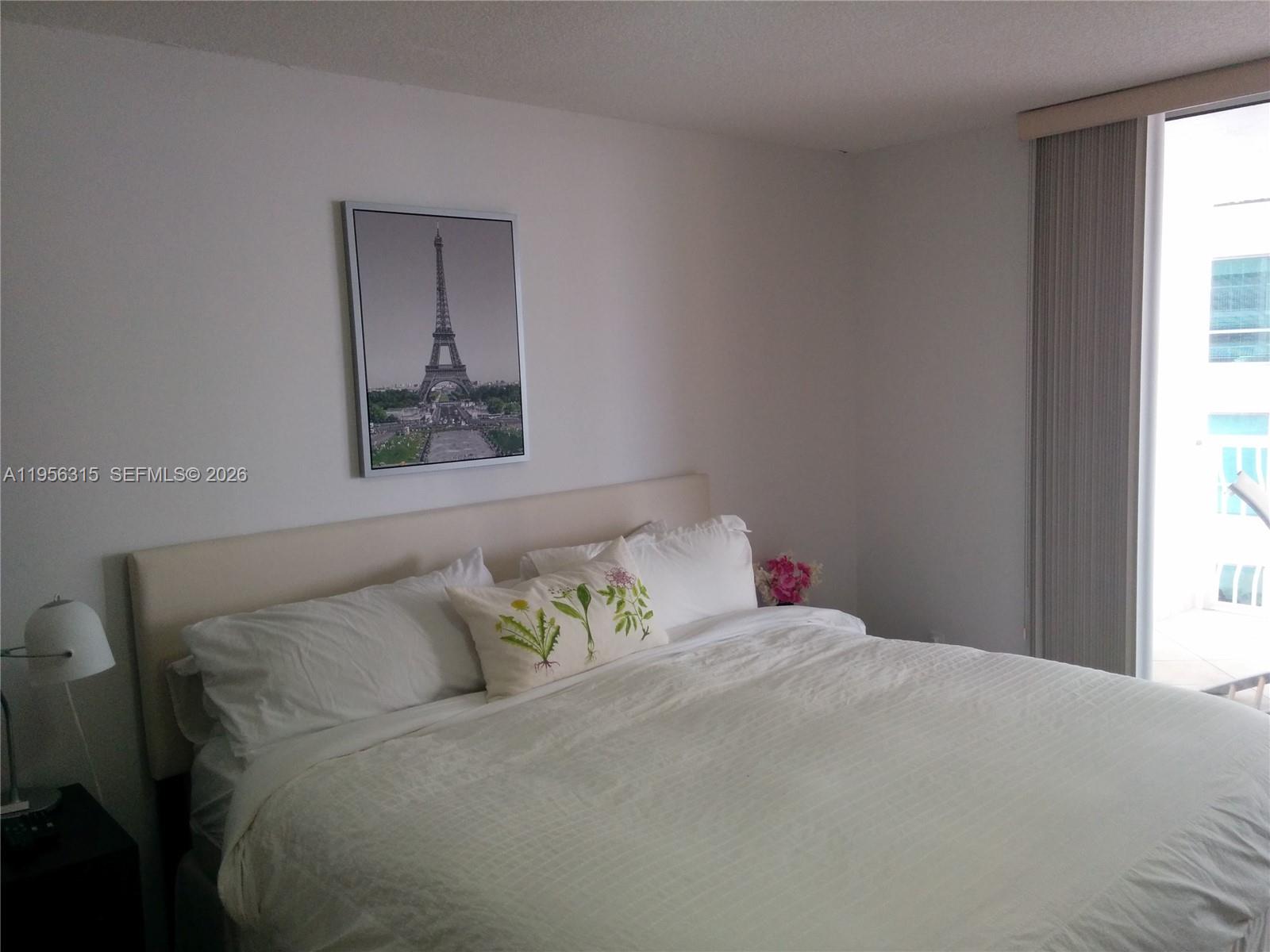 1200 Brickell Bay Dr #1612, Miami FL 33131