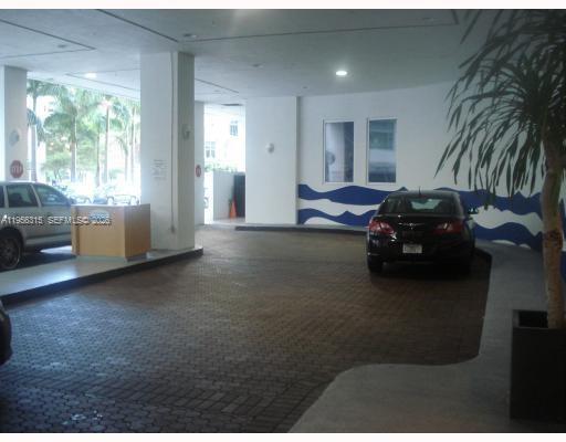 1200 Brickell Bay Dr #1612, Miami FL 33131