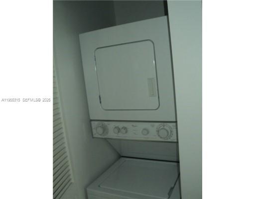 1200 Brickell Bay Dr #1612, Miami FL 33131
