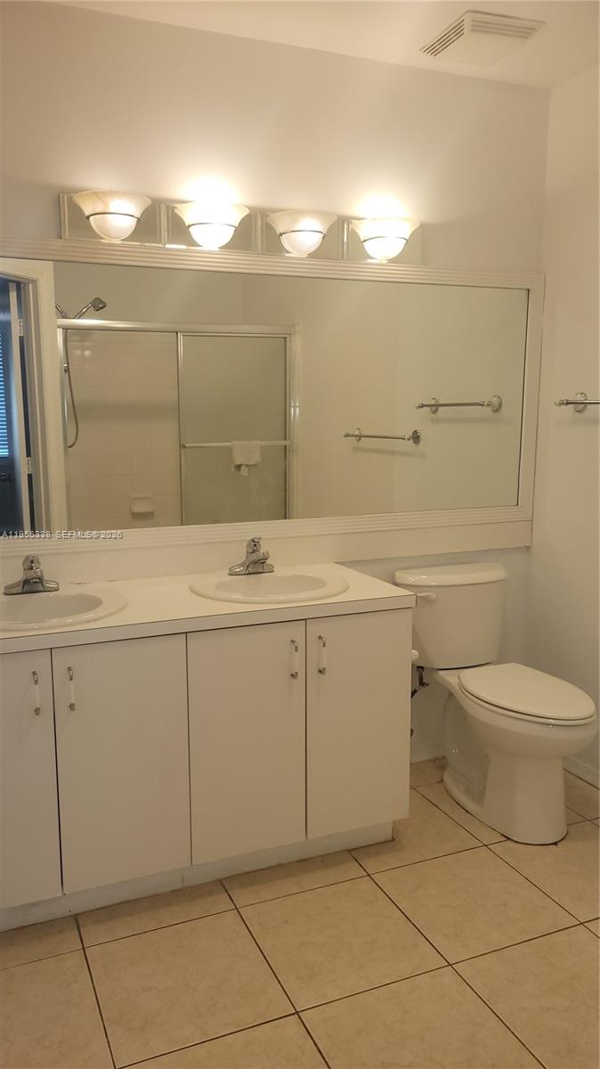 16679 Hemingway Dr, Weston FL 33326
