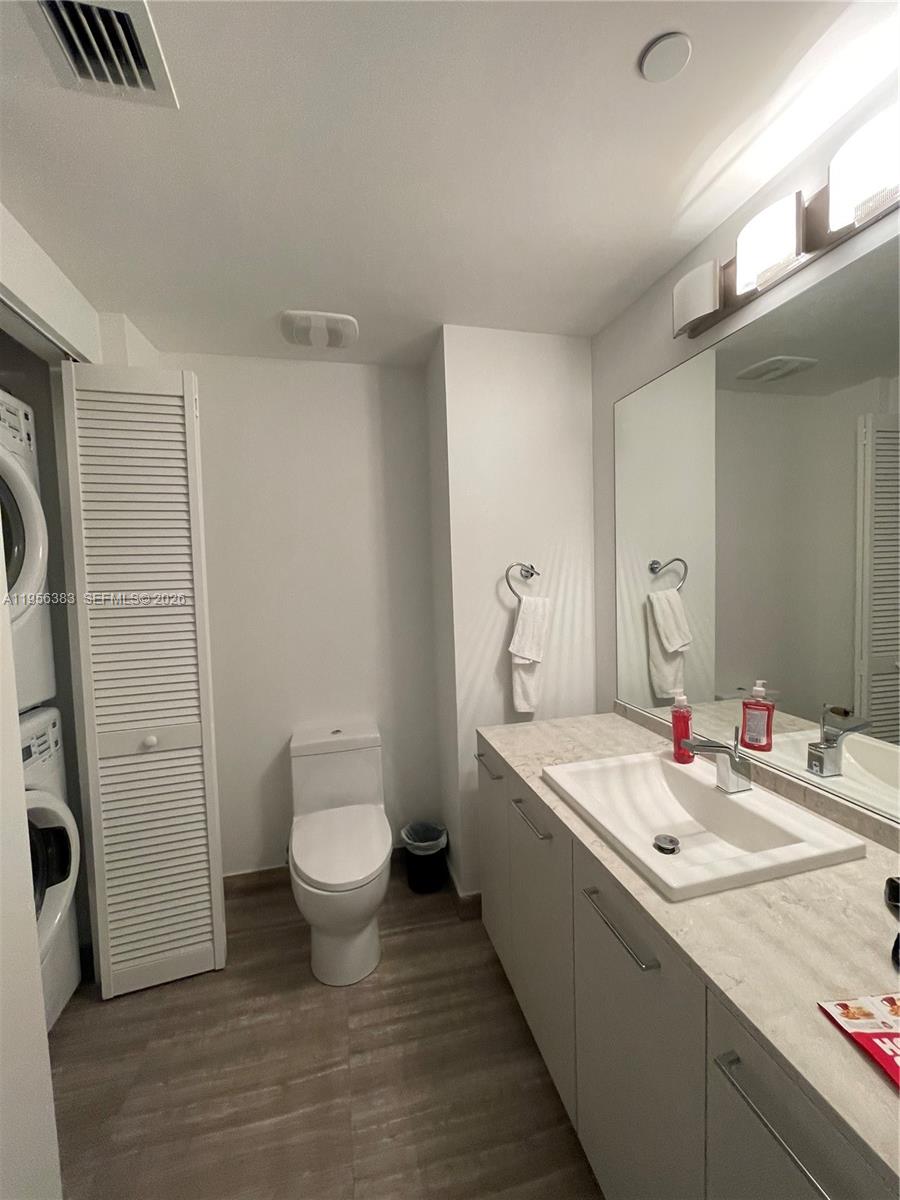 1010 Brickell Ave #3708, Miami FL 33131
