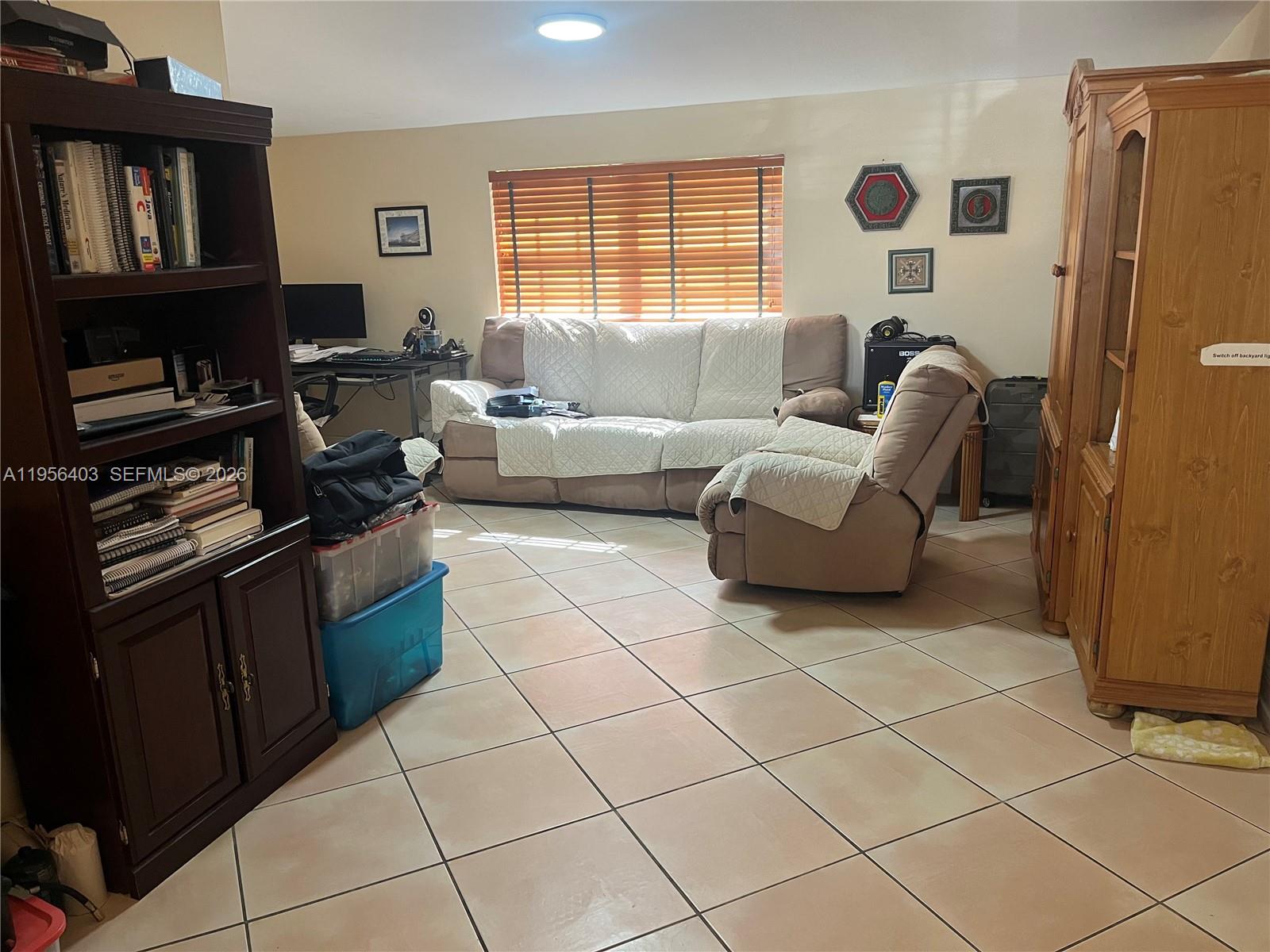 9026 SW 34 ST, Miami FL 33165