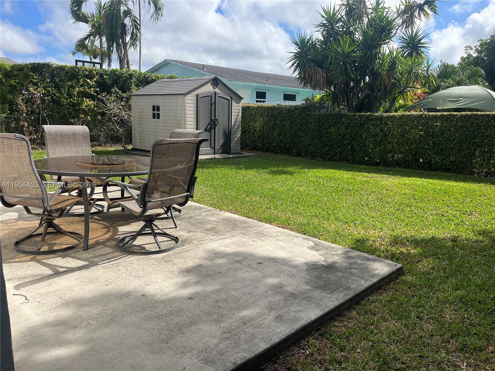 9026 SW 34 ST, Miami FL 33165
