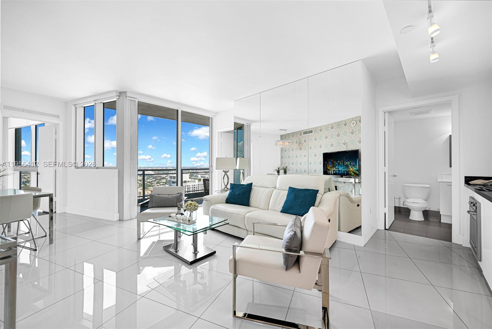 92 SW 3rd St #4806, Miami FL 33130