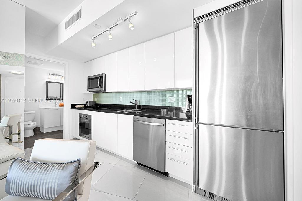 92 SW 3rd St #4806, Miami FL 33130