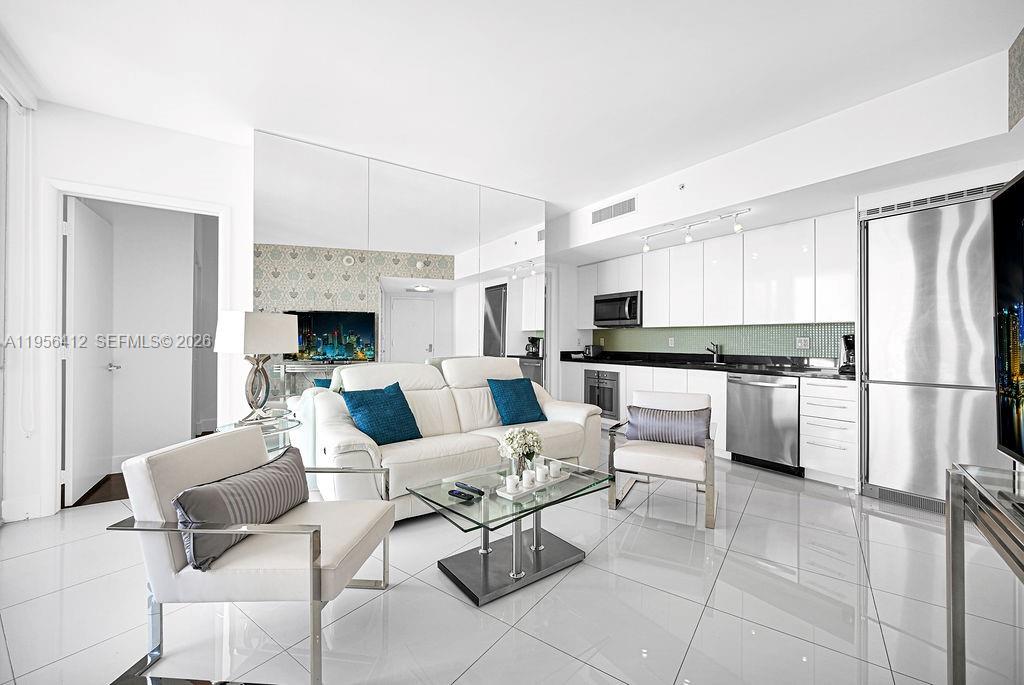 92 SW 3rd St #4806, Miami FL 33130