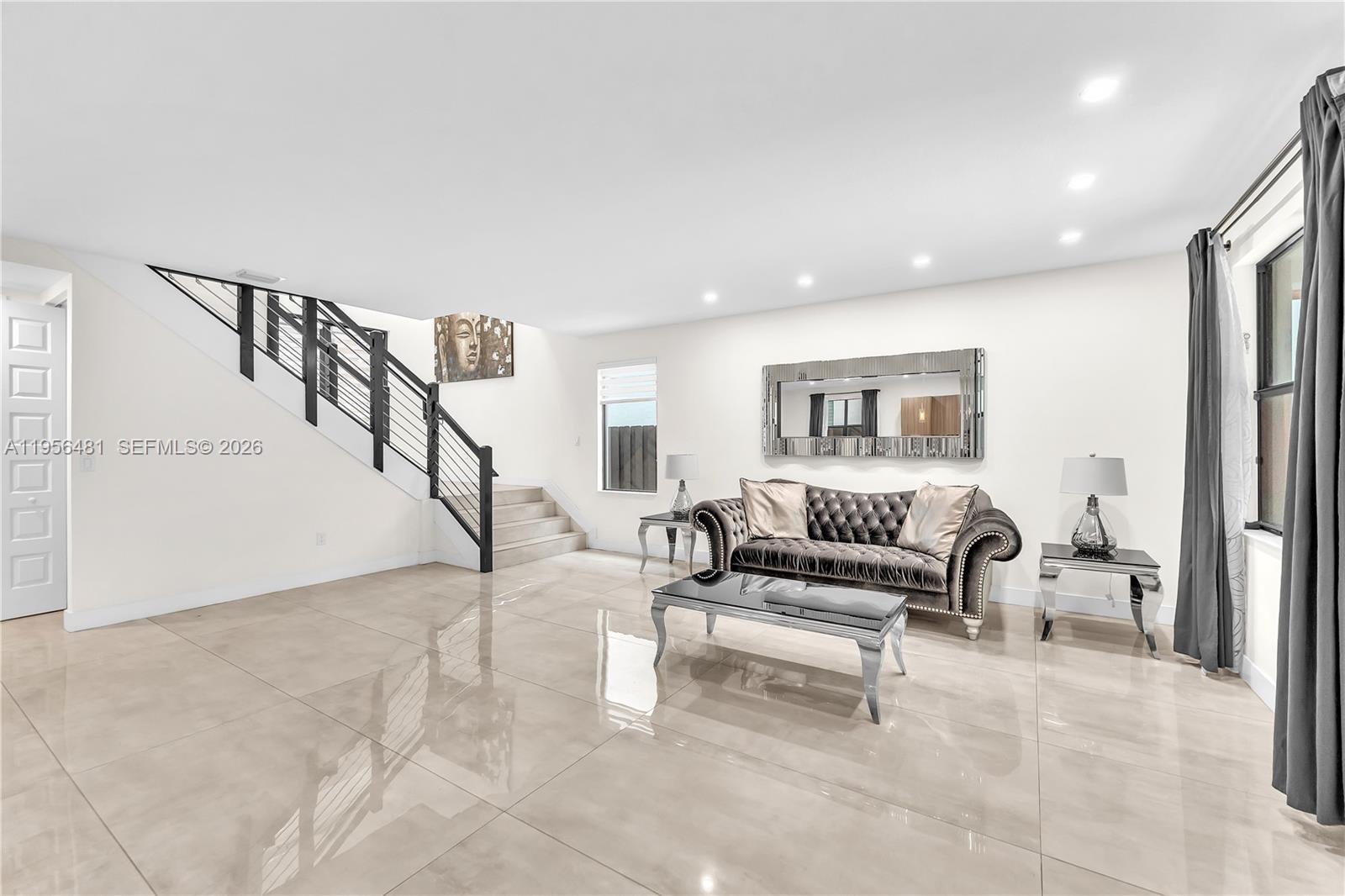 10250 NW 76th Ter, Doral FL 33178