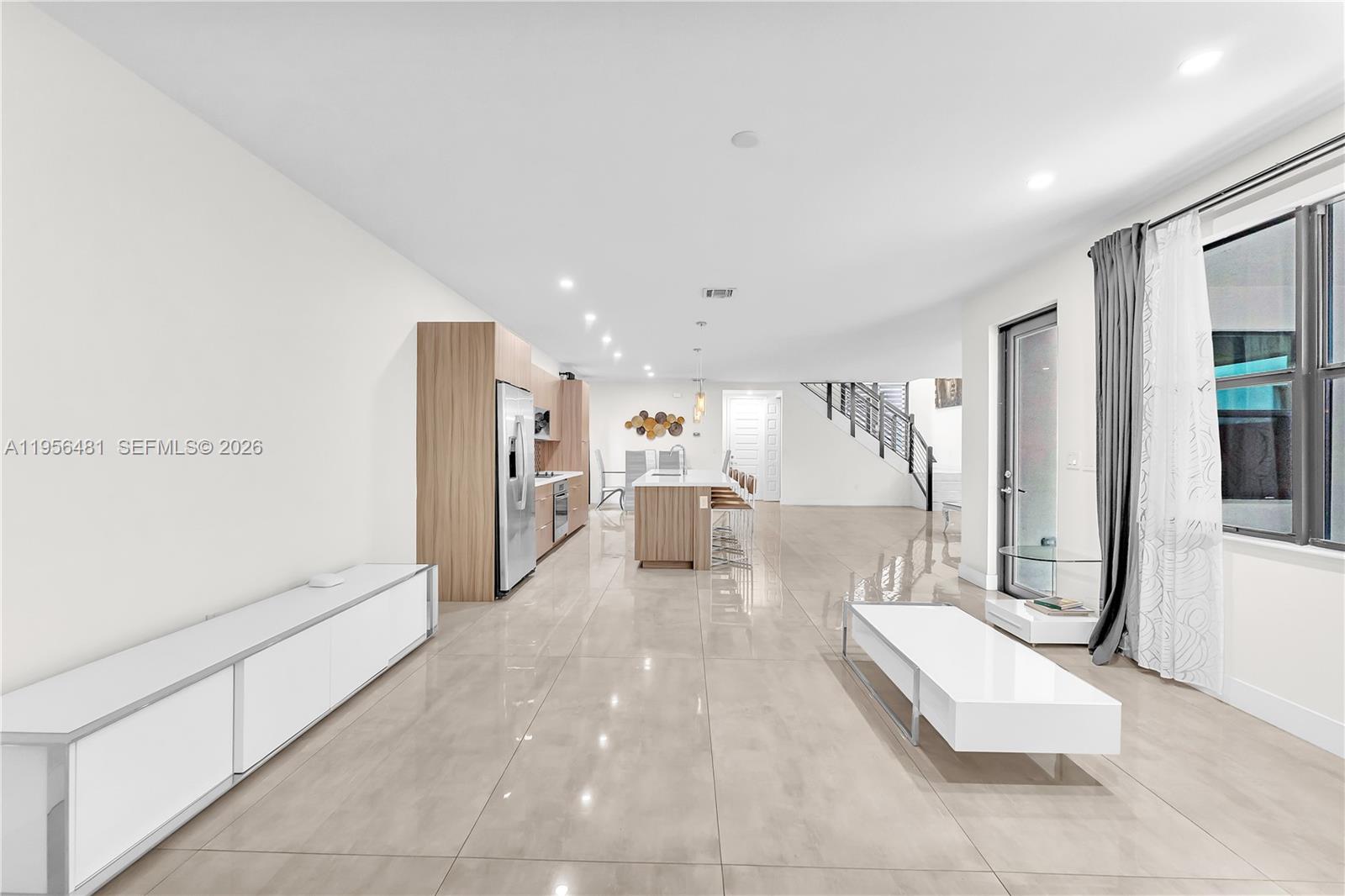 10250 NW 76th Ter, Doral FL 33178