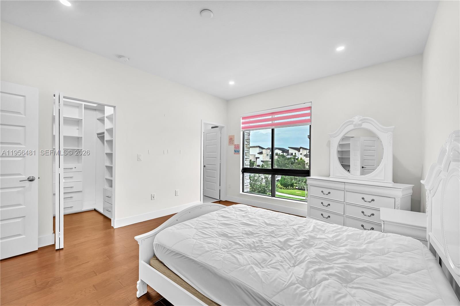 10250 NW 76th Ter, Doral FL 33178