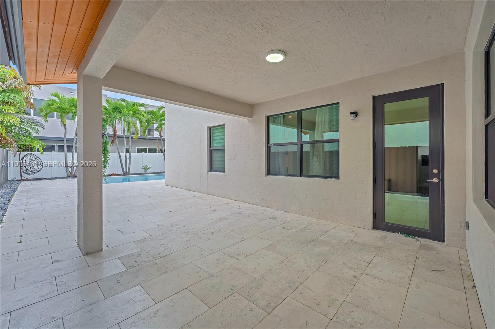 10250 NW 76th Ter, Doral FL 33178