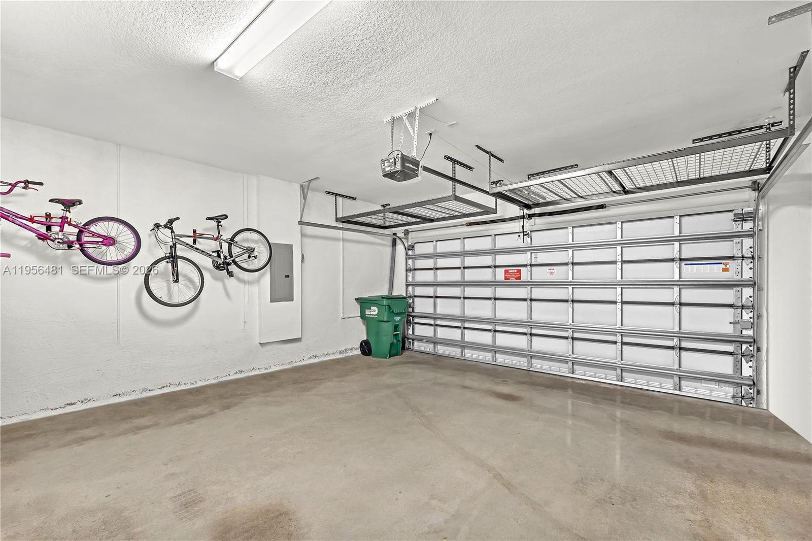 10250 NW 76th Ter, Doral FL 33178
