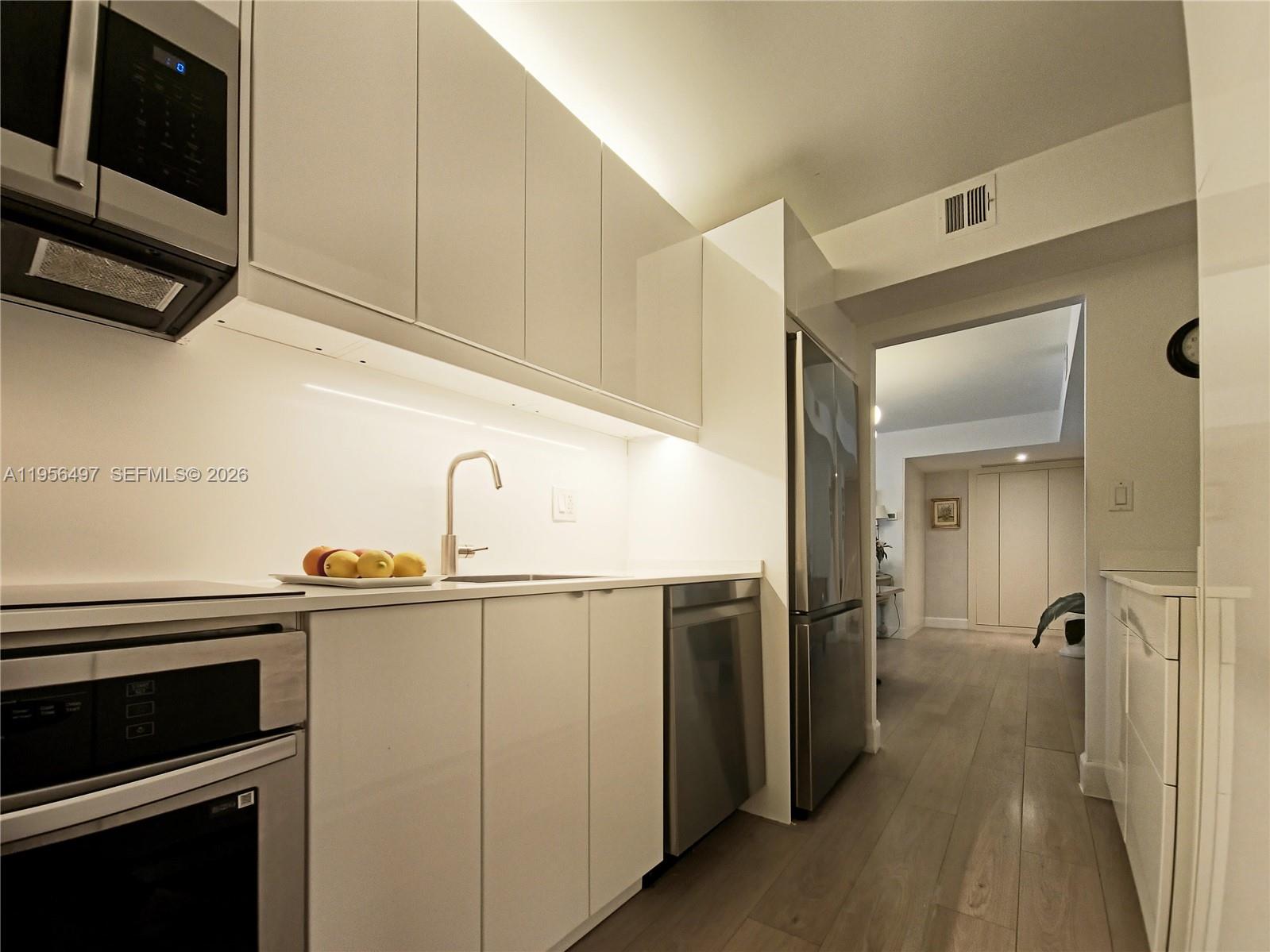 2333 Brickell Ave #1507, Miami FL 33129
