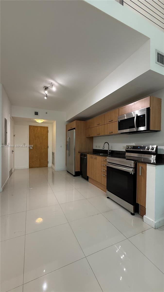 350 S Miami Ave #304, Miami FL 33130