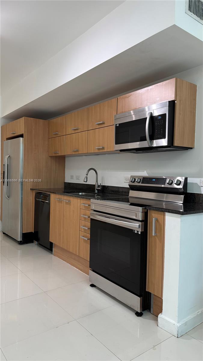 350 S Miami Ave #304, Miami FL 33130