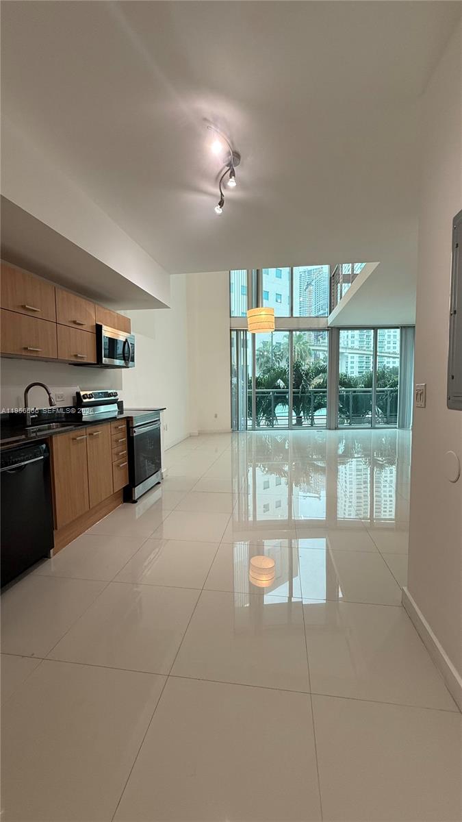 350 S Miami Ave #304, Miami FL 33130